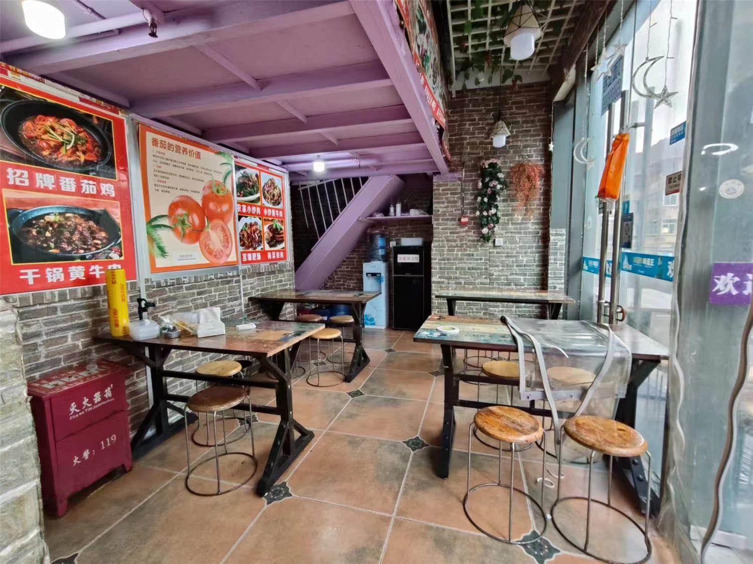 B北区40平餐饮店出租，精装修带设备